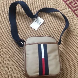 Tommy Hilfiger Crossbody
